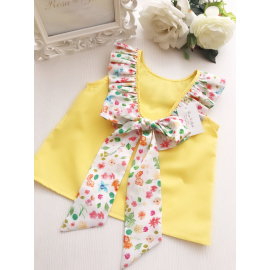 Camisa amarilla lazo espalda estampado