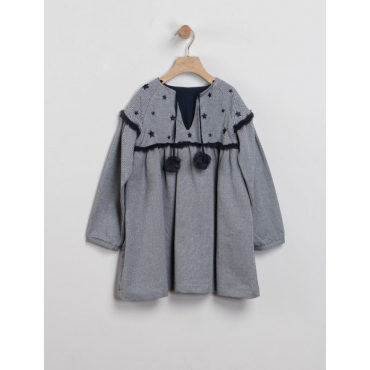 Vestido pompones