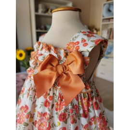 Vestido con braguita y capota